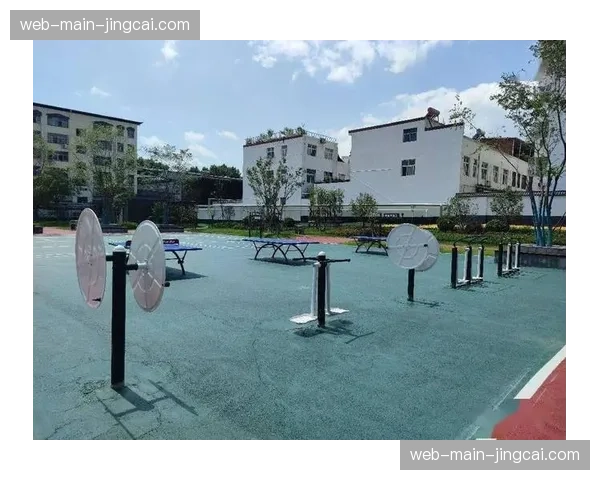 球场建设带动社区发展，成为当地居民休闲娱乐中心