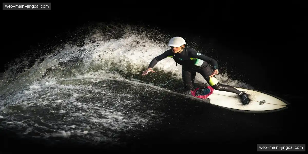 🚀 最后时刻进站换胎，赌博策略惊险取胜，速度感穿透屏幕。🎲